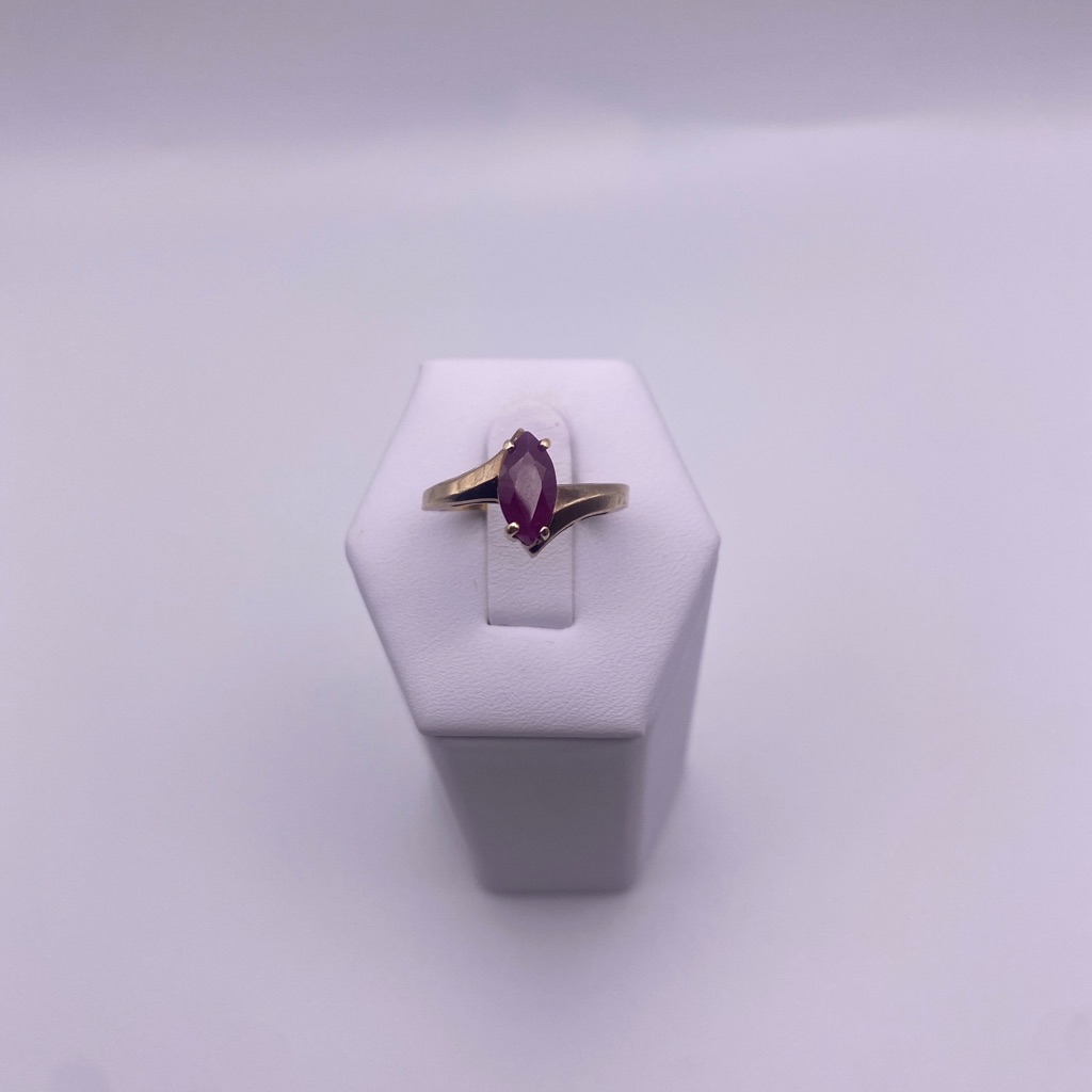 10k Yellow Gold Ruby Ring